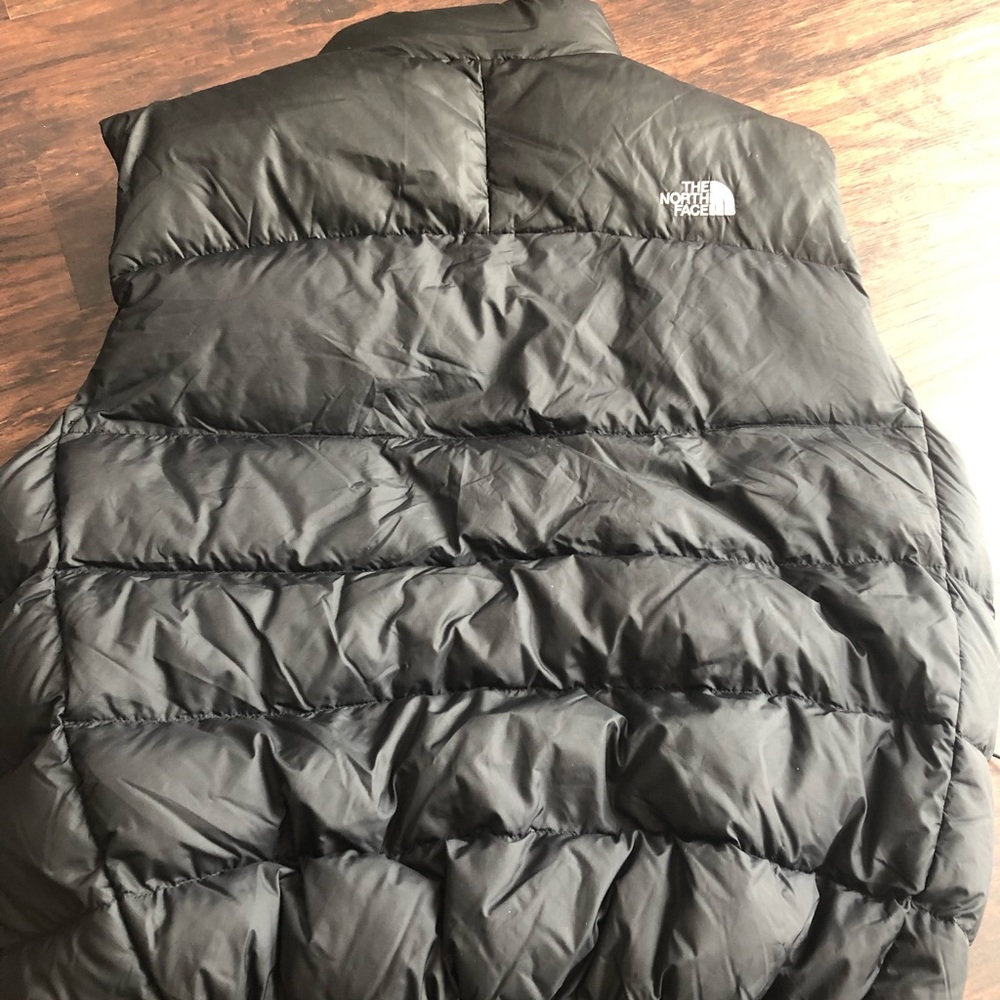 Men’s North Face Vest - Picture 2 of 3